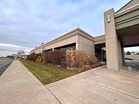 Skyline Hotel Detroit Airport, SureStay Collection by Best Western