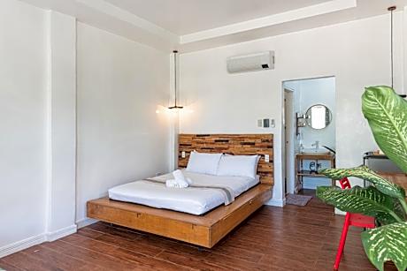 YAMA APARTMENTS - Private Beachfront