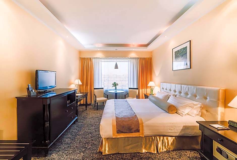 Chinggis Khaan Hotel