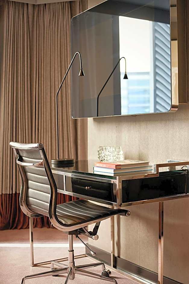 Montcalm East, Autograph Collection