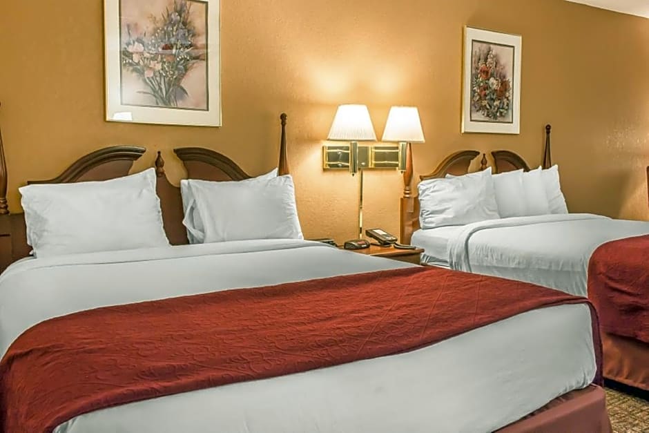 FairBridge Inn & Suites Poconos