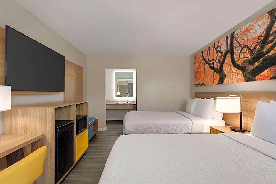 Days Inn by Wyndham Emporia