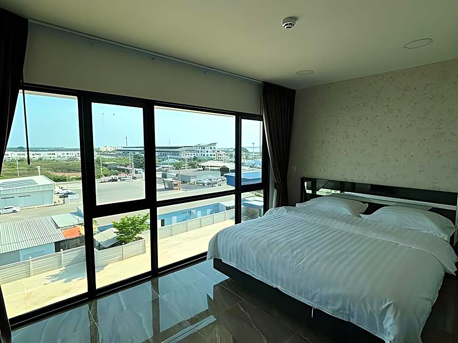 Arunsakhon luxury condo