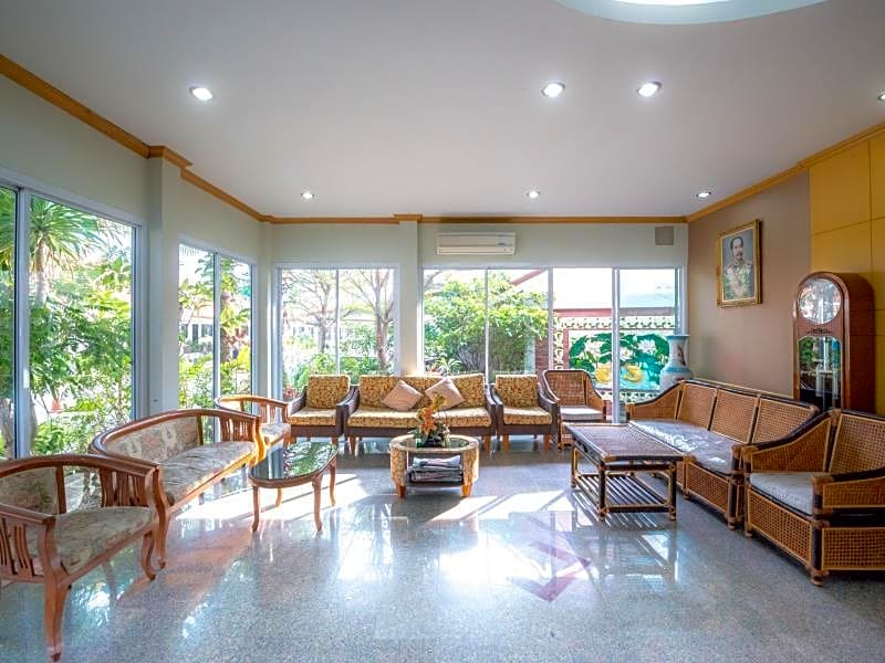 Martina Hotel (SHA Extra Plus)