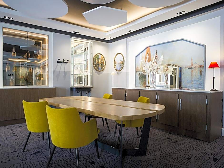 Mercure Rodez Cathedrale & Mercure Residence