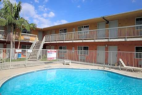 Chateau Inn & Suites