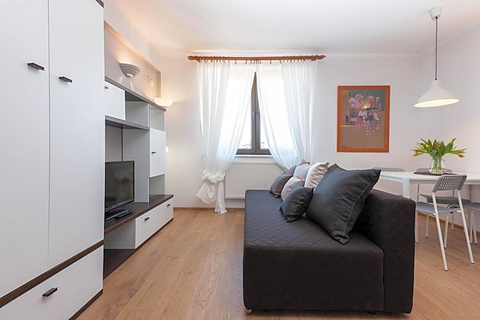 OLECKI Holiday House