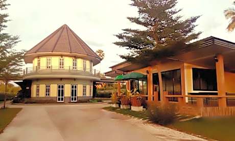 Wangthong Beach Resort
