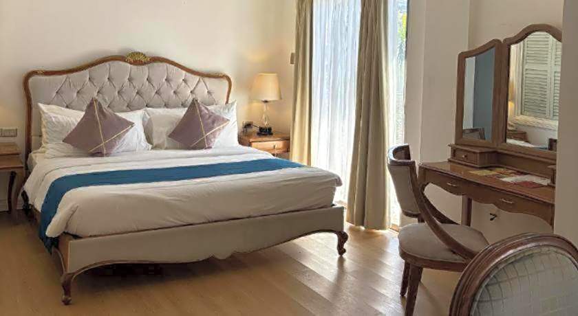 Queen Margarette Hotel