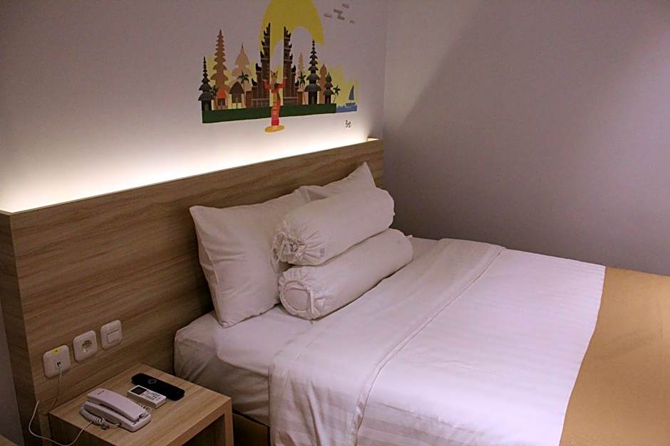 Central Front One Inn Jakarta Airport
