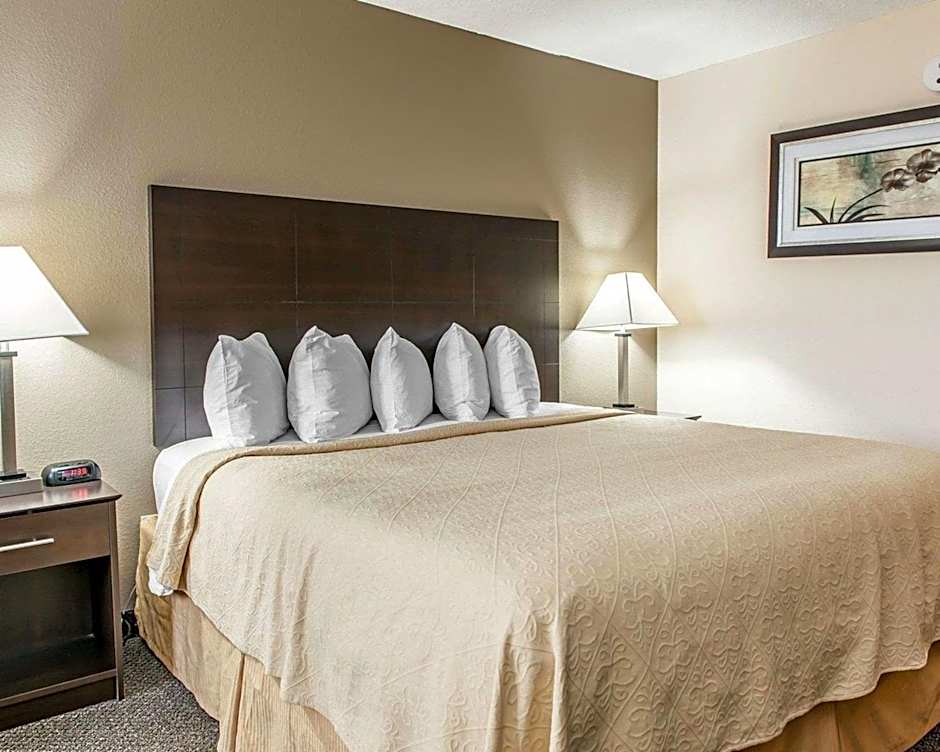 Quality Inn & Suites Mattoon South