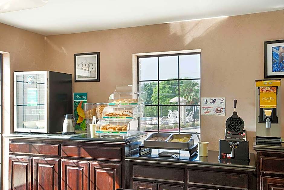 Quality Inn Near Medical Center San Antonio – San Antonio, TX