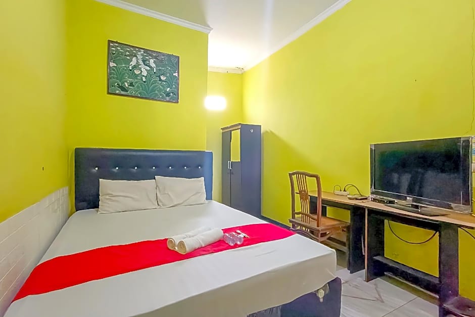 WILUDJENG Guest House near Alun Alun Sragen Mitra RedDoorz