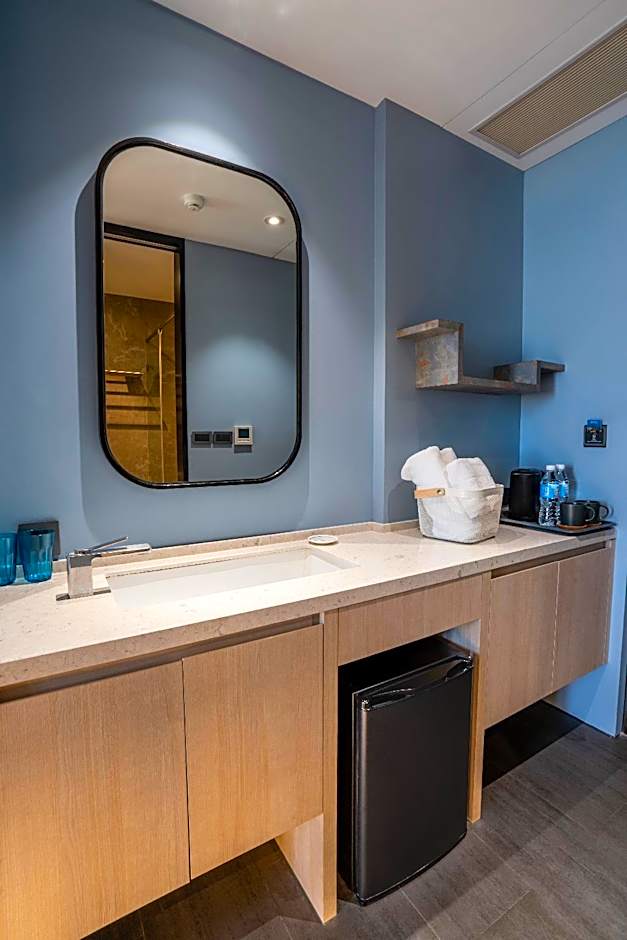 Explore Hotel