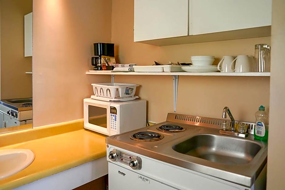 Thunderbird Motor Inn