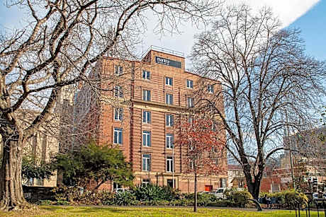 Mantra One Sandy Bay Road