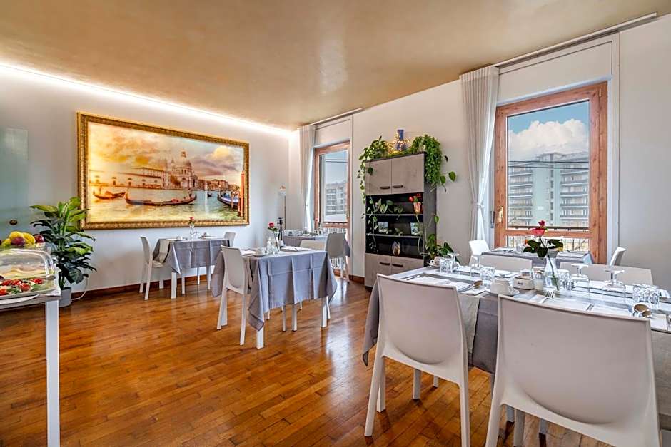 Venice Friends Residence