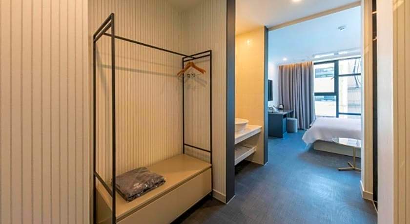 Brown-Dot Hotel Deokcheon