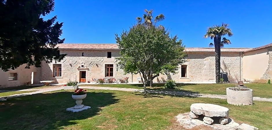 Domaine de Gaïa, Piscine, Pétanque, Ping Pong, proche Saint-Emilion