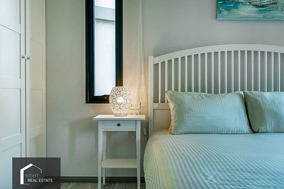 Studio Apartment by the Sea E413