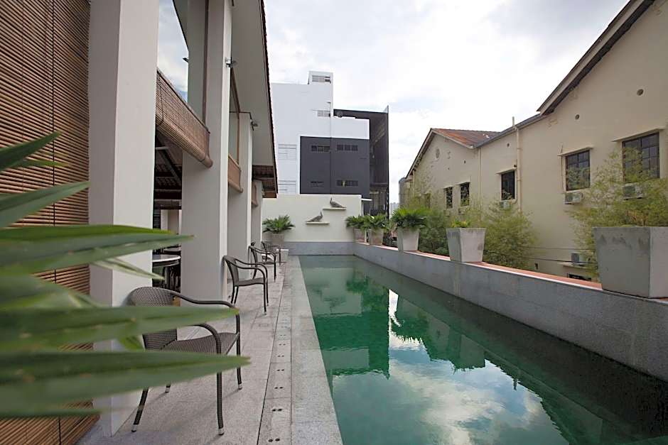Muntri Grove Hotel