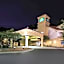 La Quinta Inn & Suites by Wyndham Durham Chapel Hill