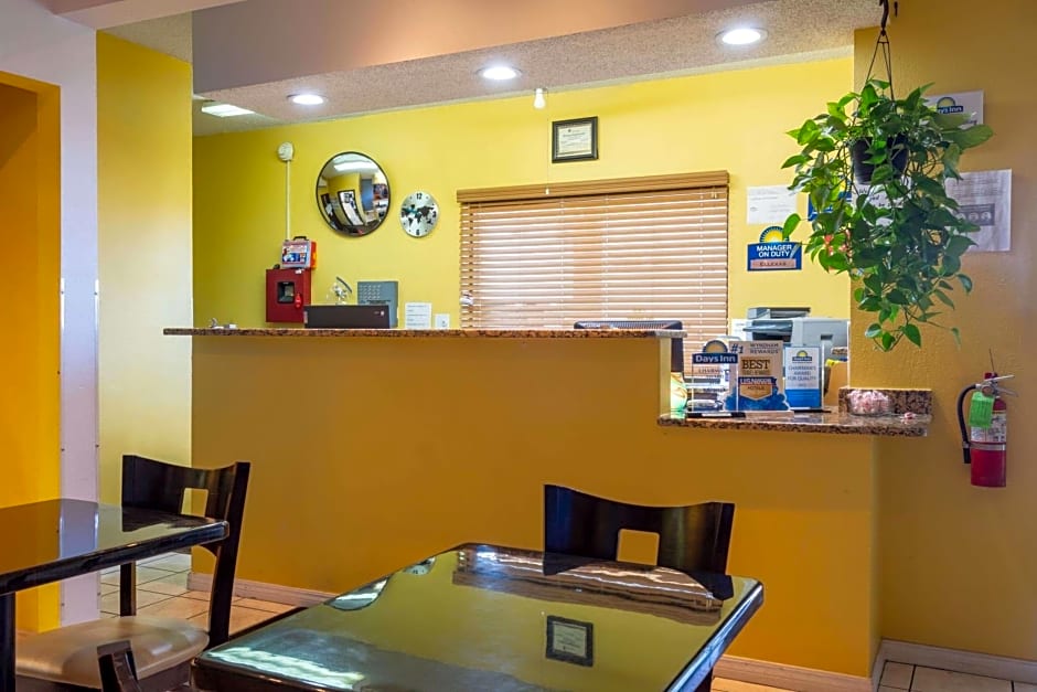 Days Inn by Wyndham Alamogordo White Sands