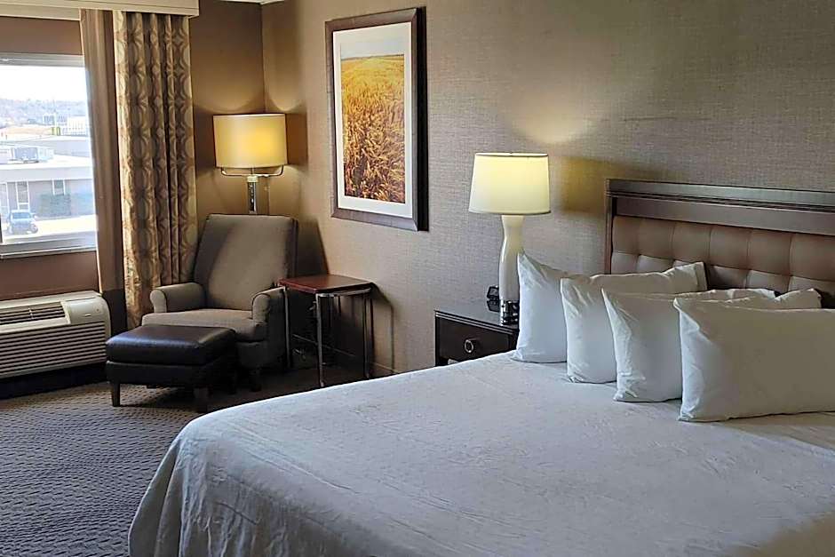 Wyndham Omaha/West Dodge