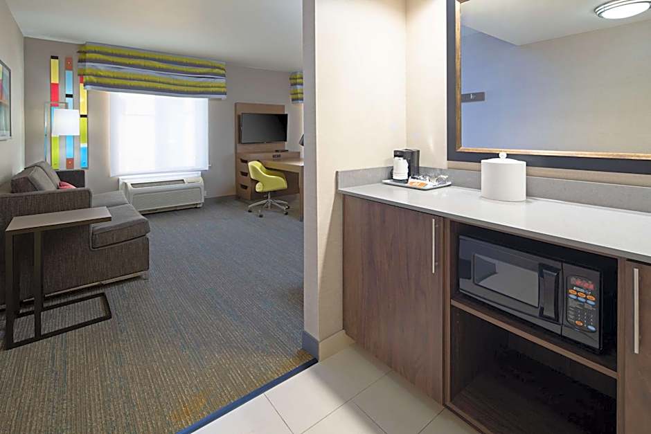 Hampton Inn By Hilton Visalia