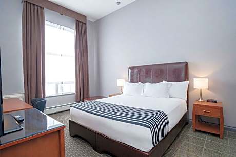 Jacuzzi Suite, 1 King Bed, Kitchenette