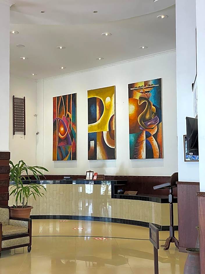 Royal Court Hotel