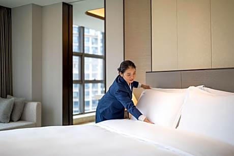 1 King 1 Bedroom Suite