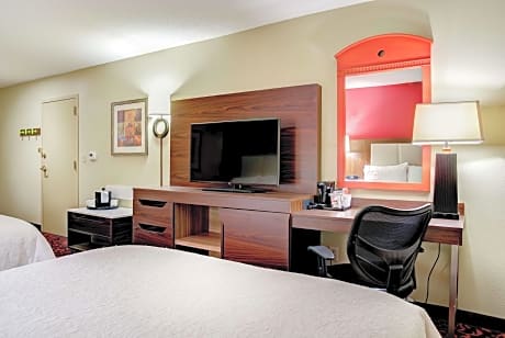 2 Queen Beds Nonsmoking