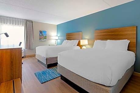 Queen Room with Two Queen Beds and Shower - Non-Smoking