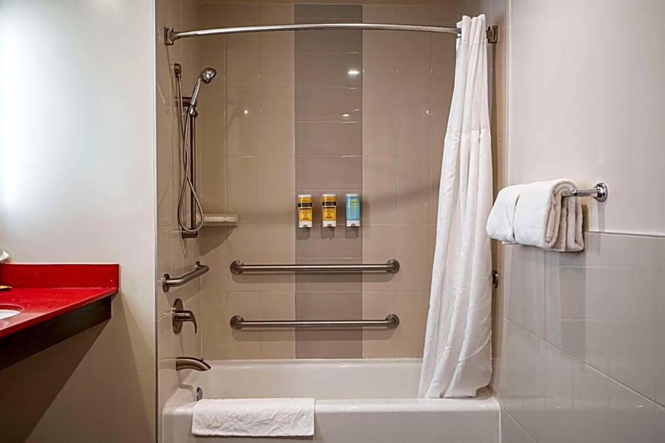 Best Western Plus Dragon Gate Inn