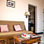 Hotel Arya Niwas