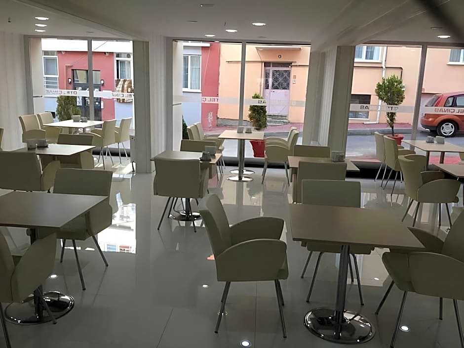 Cinas Hotel