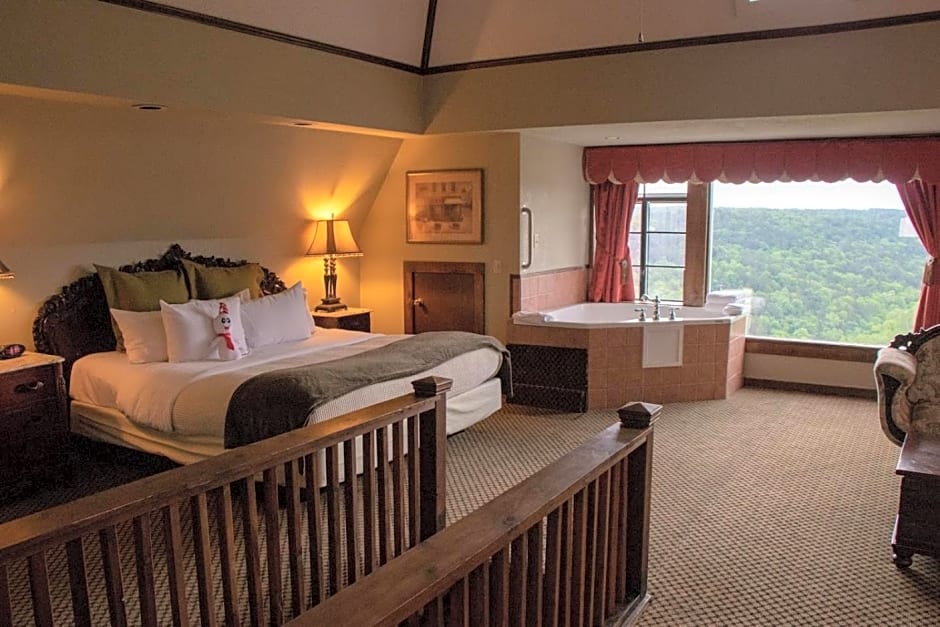 1886 Crescent Hotel and Spa