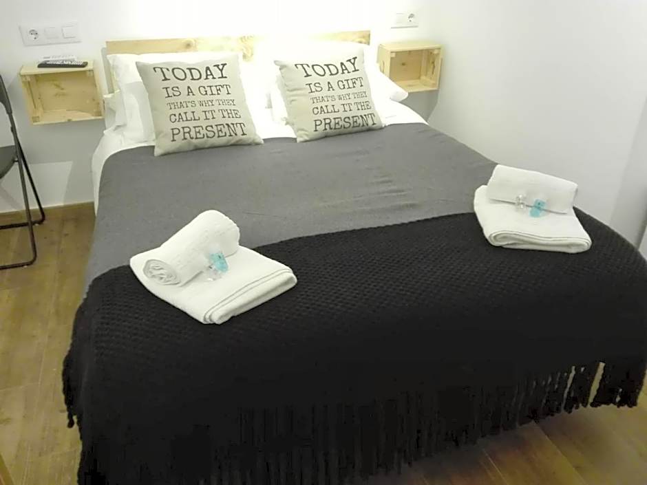 Hostal Ciempozuelos, cerca del Parque Warner y Madrid