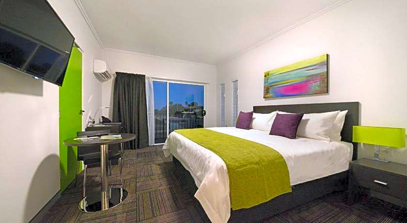 Mackay Oceanside Central Hotel