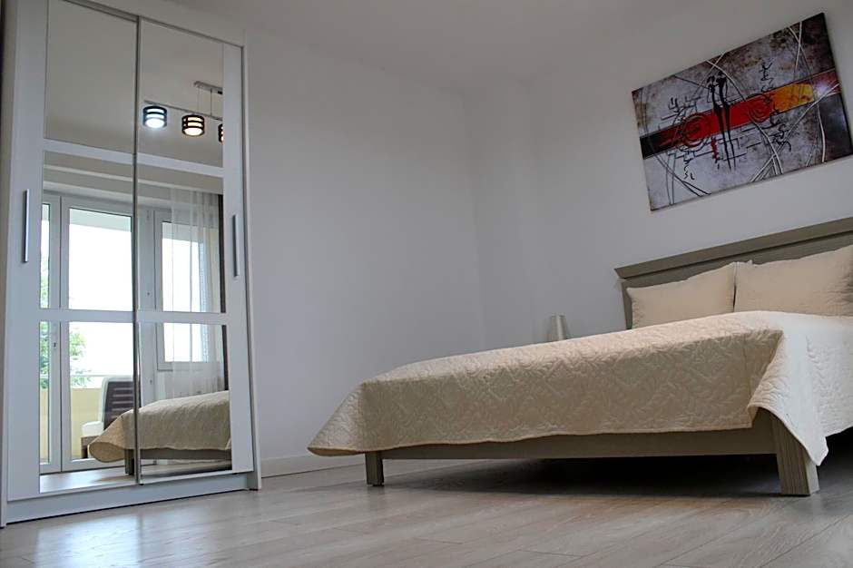 Luxury City Center Apartment – Romana