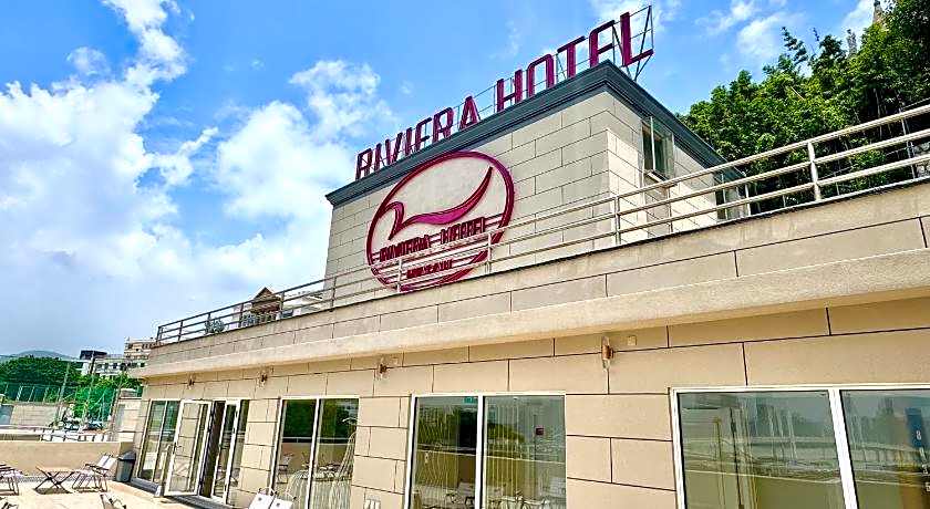 Riviera Hotel