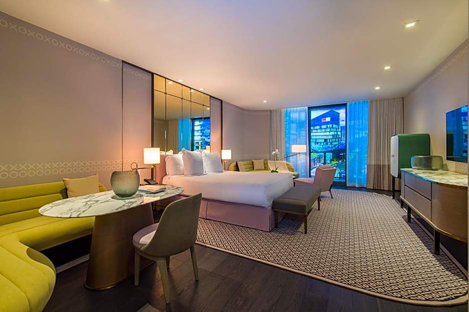 SLS LUX Brickell