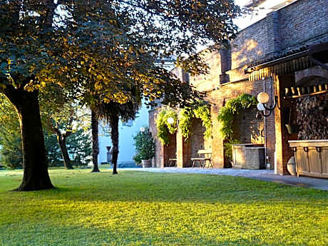 Dimora Storica La Corte Delle 4 Stagioni