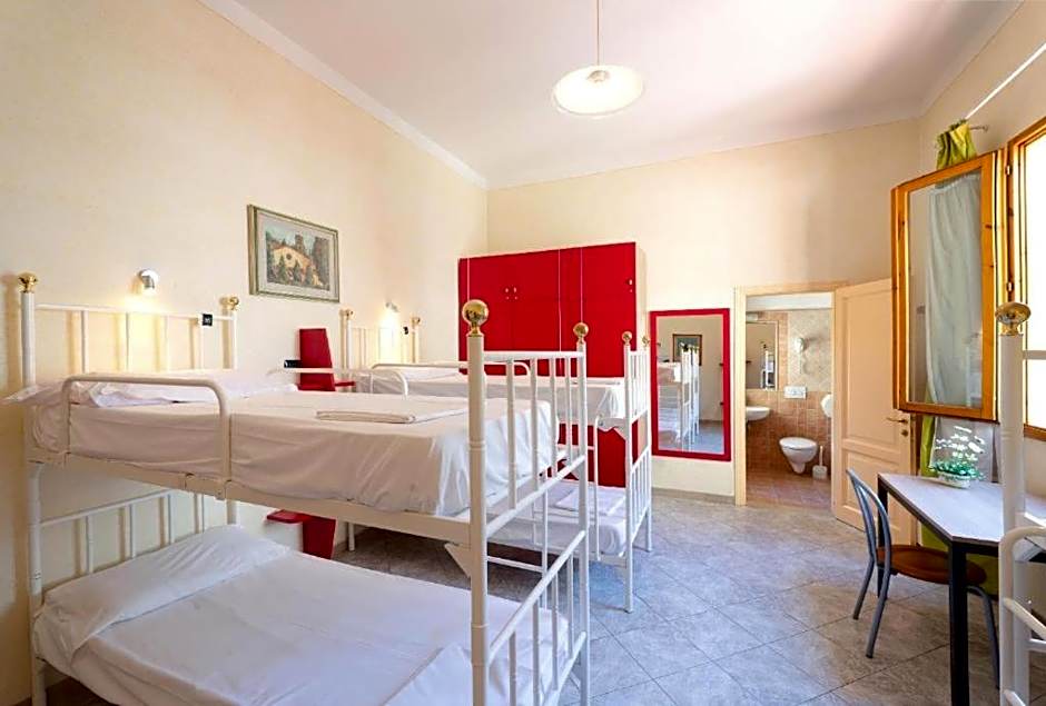 Hostel Archi Rossi