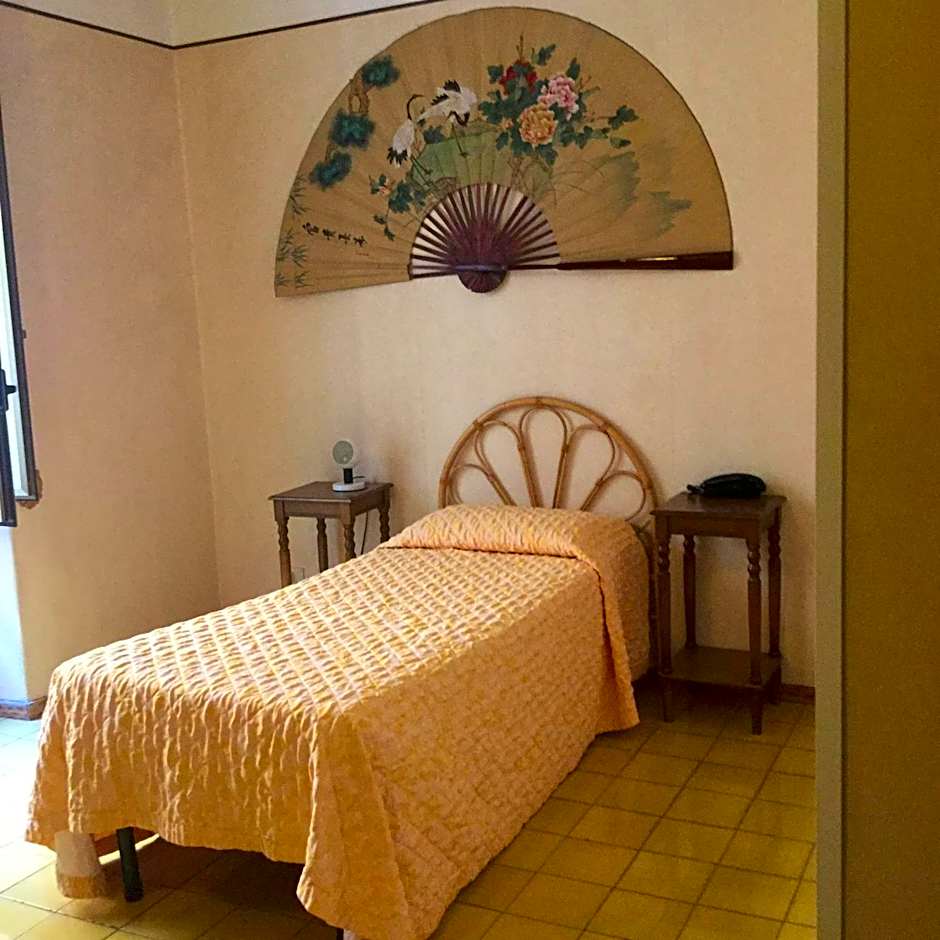 Photo 1 of 8 of Single Room