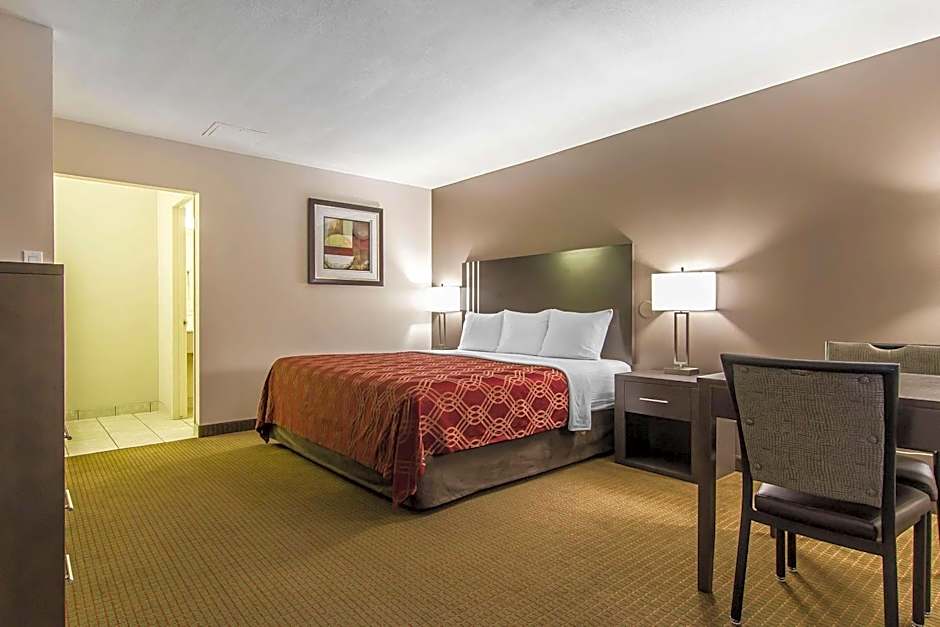 Econo Lodge And Suites