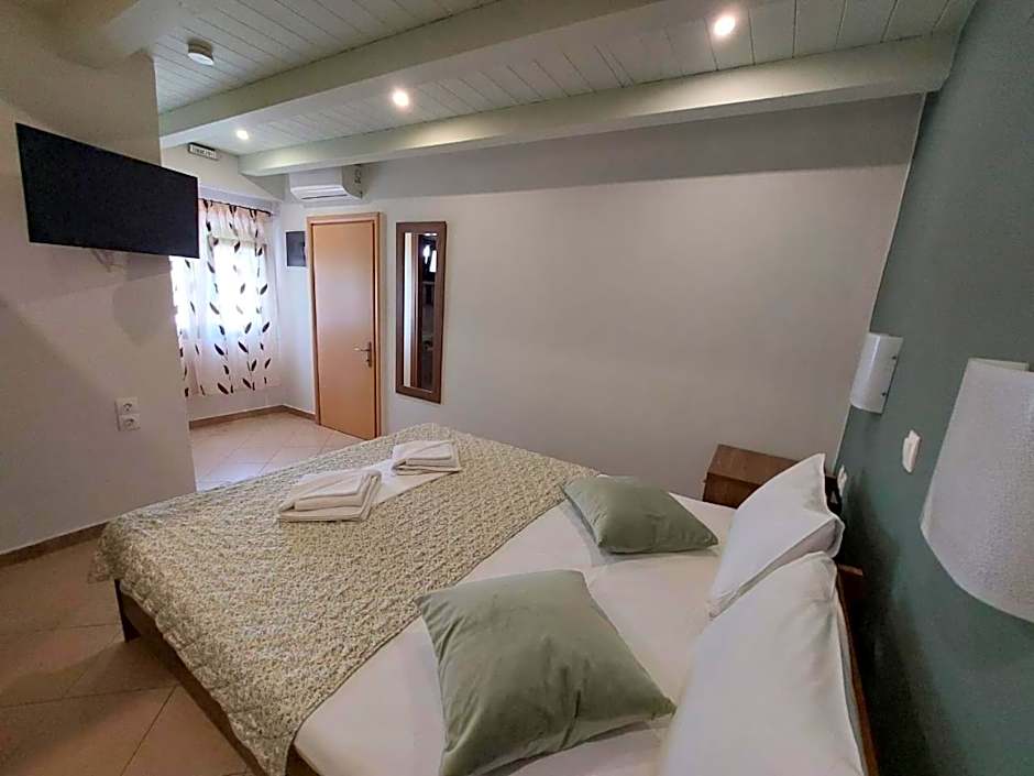 Anassa Deluxe Apartments & Studios