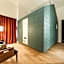 HOTEL498