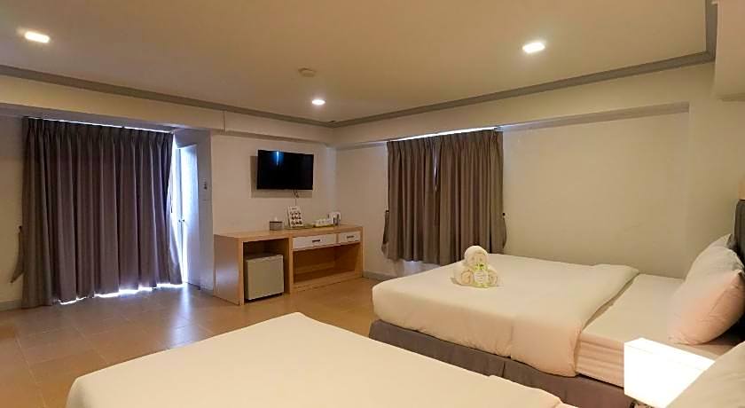 Regent Ngamwongwan Hotel